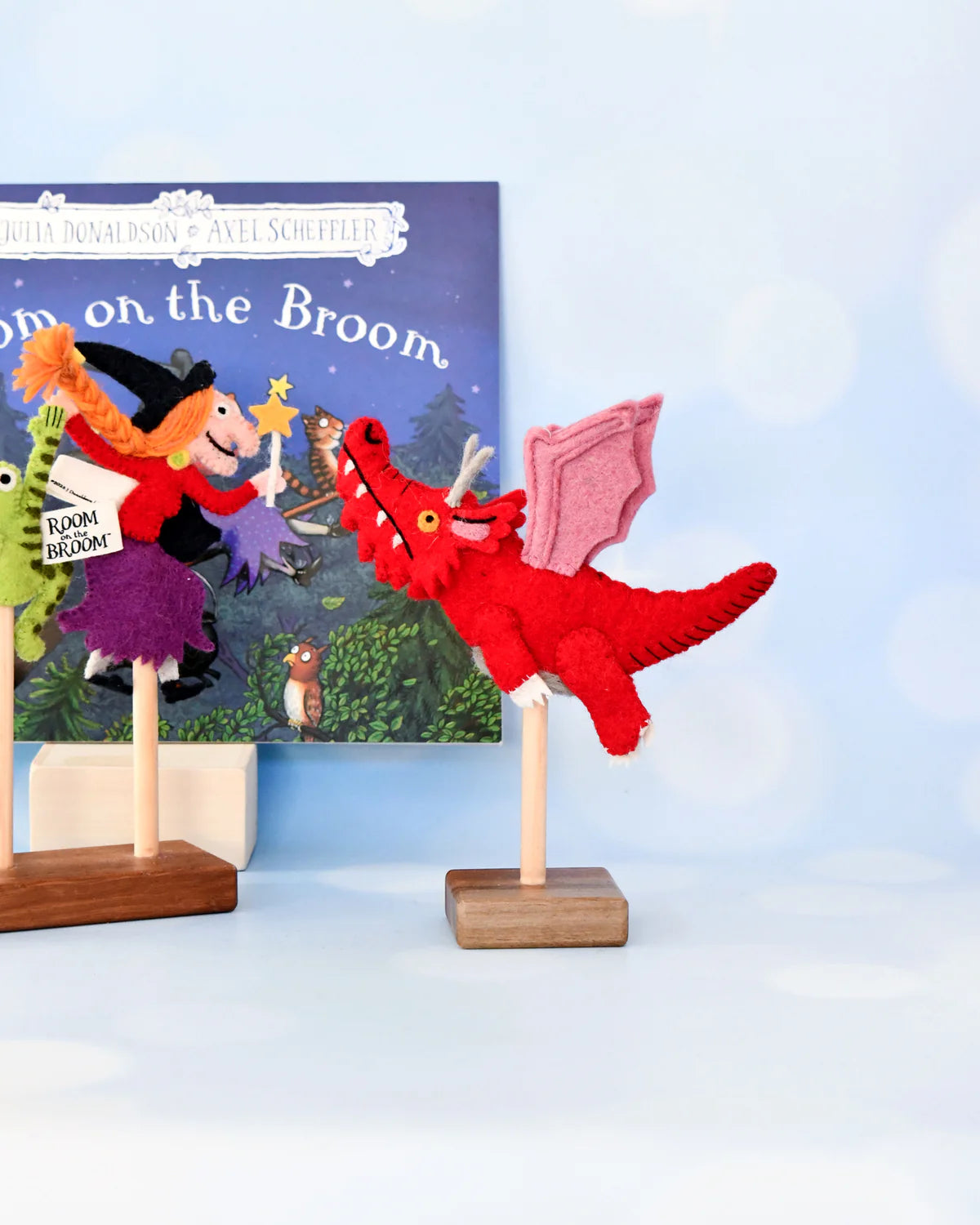 Tara Treasures | The Room on the Broom® Finger Puppets Set by Tara Treasures - Friends of K